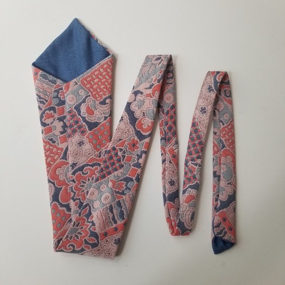 1970s handmade floral polyester tie - Picture 3 of 3